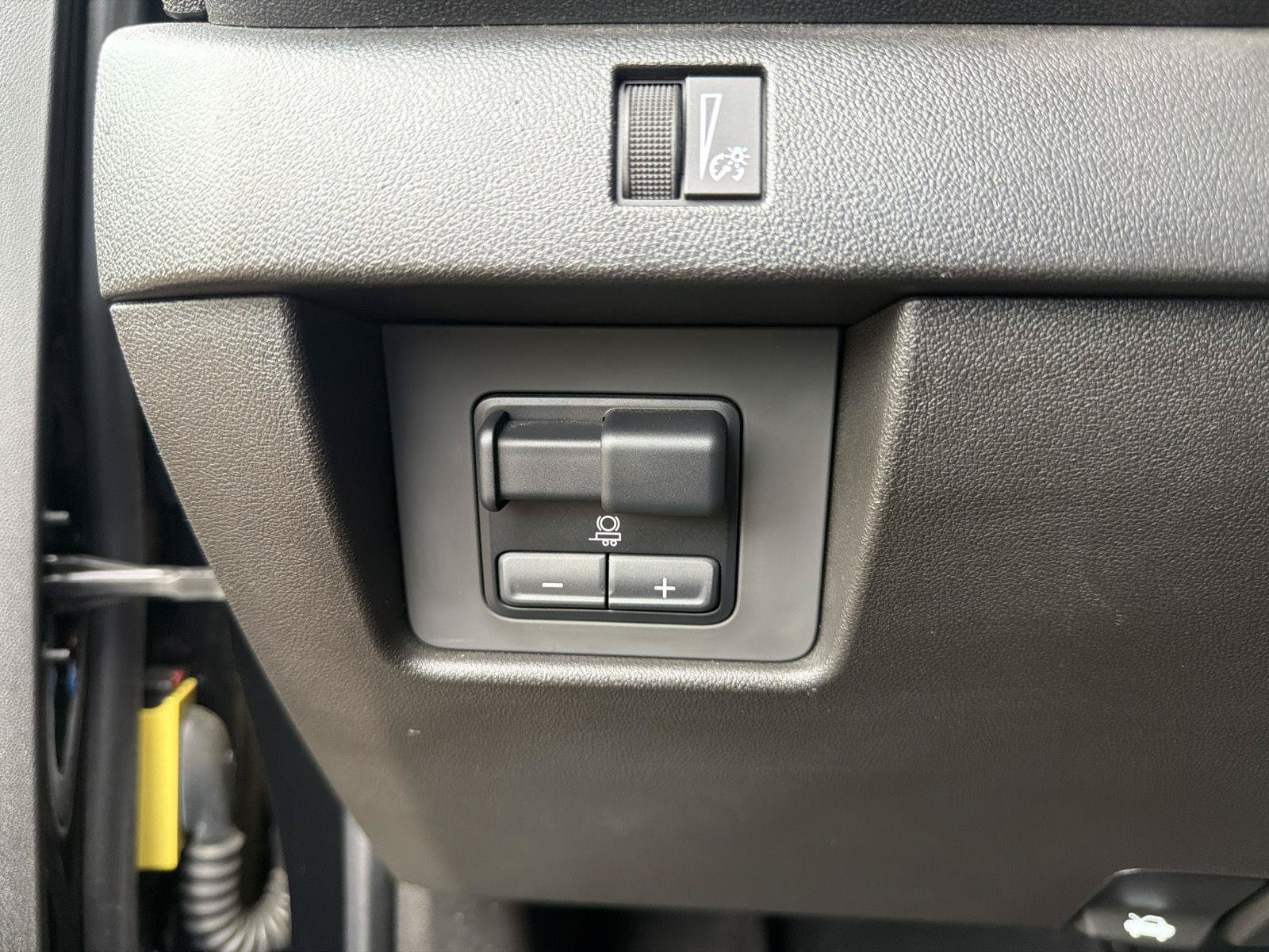 Used 2024 Chevrolet Colorado Trail Boss w/ Technology Package AWD/4WD image 16