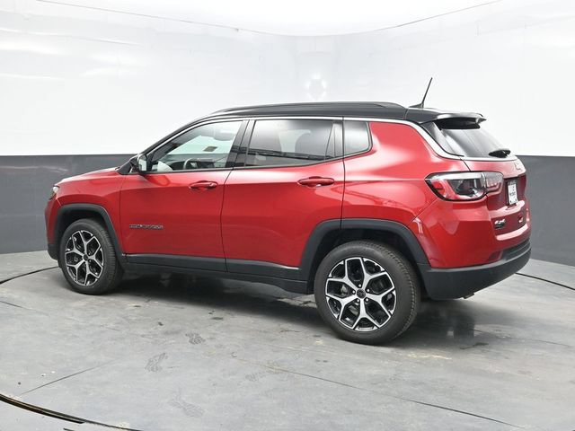 Used 2025 Jeep Compass Limited AWD/4WD image 4
