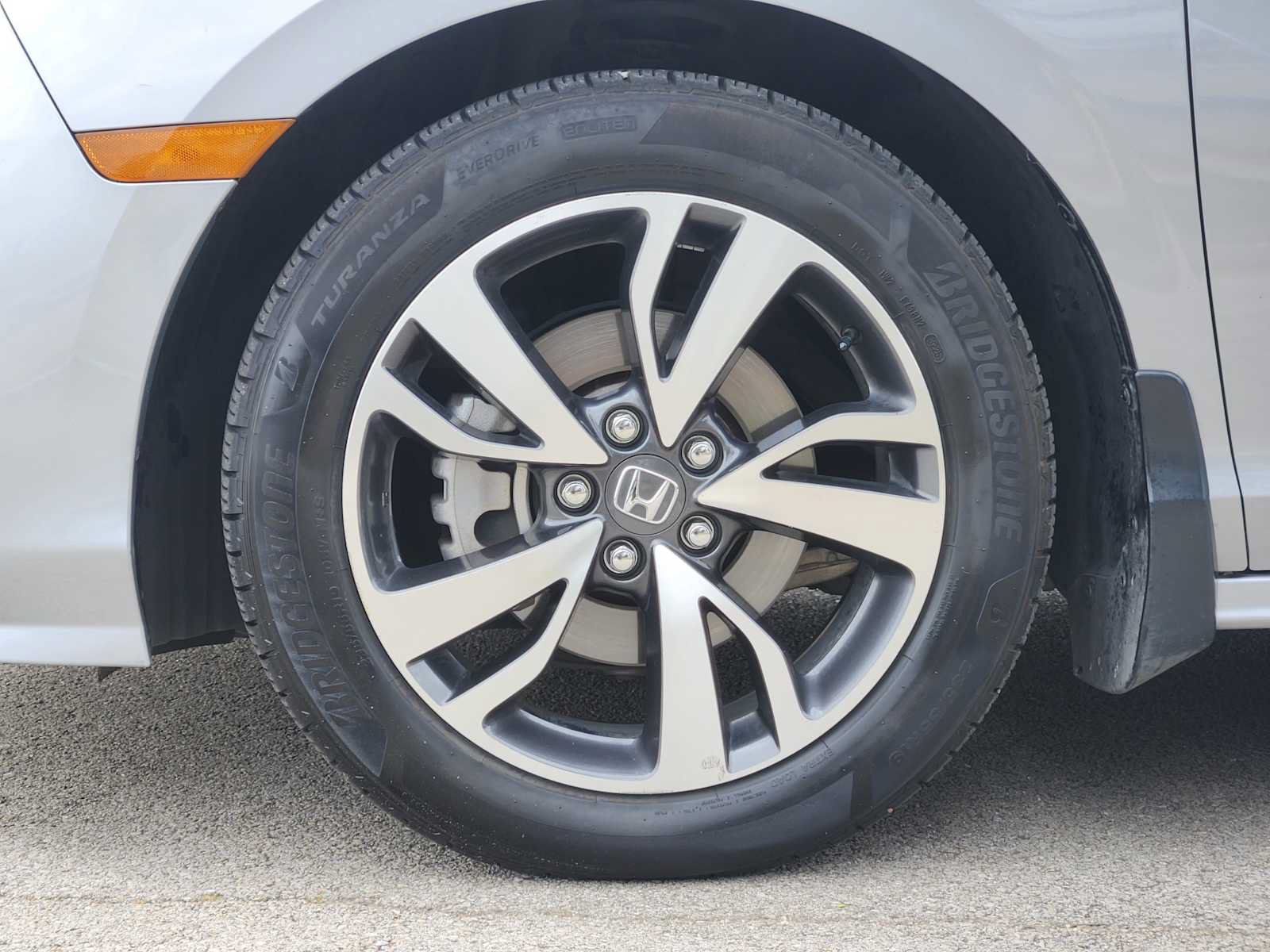Certified 2024 Honda Odyssey Touring image 9