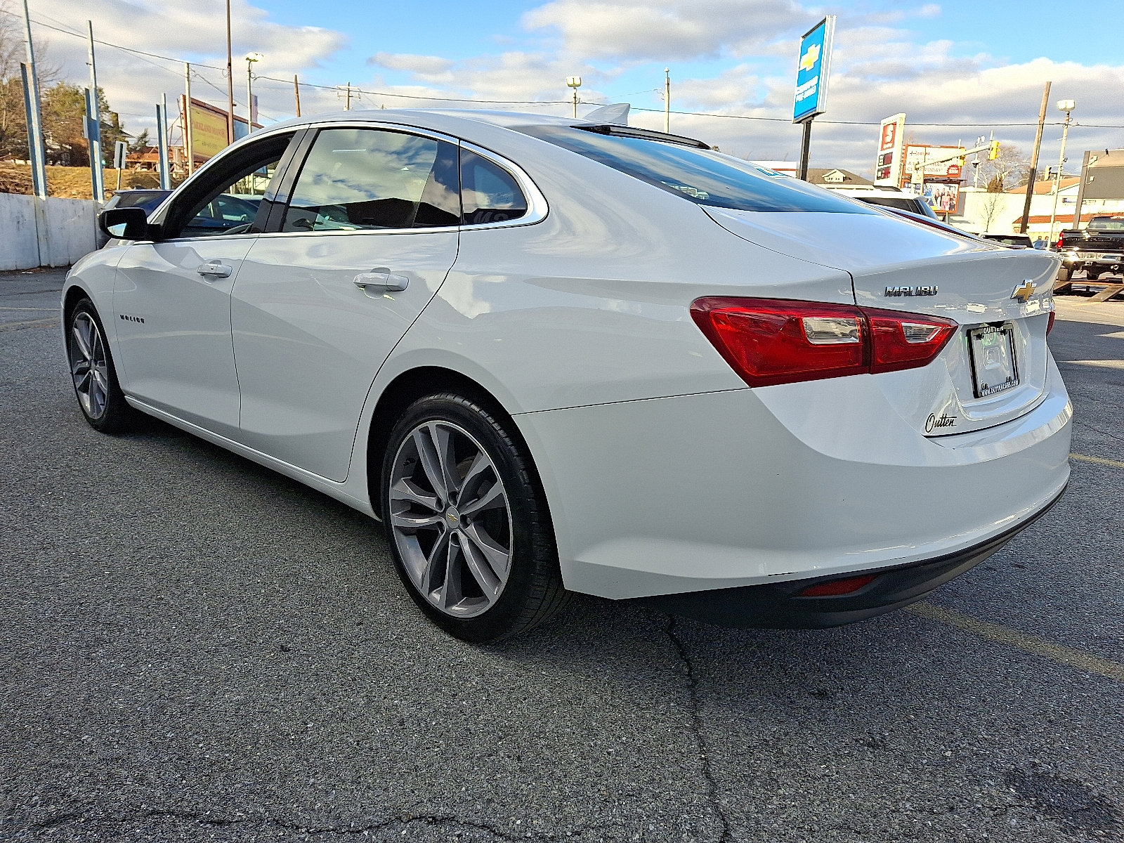 Used 2023 Chevrolet Malibu LT image 3