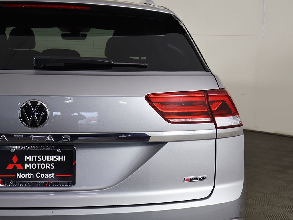 Used 2022 Volkswagen Atlas Cross Sport SEL R-Line image 18
