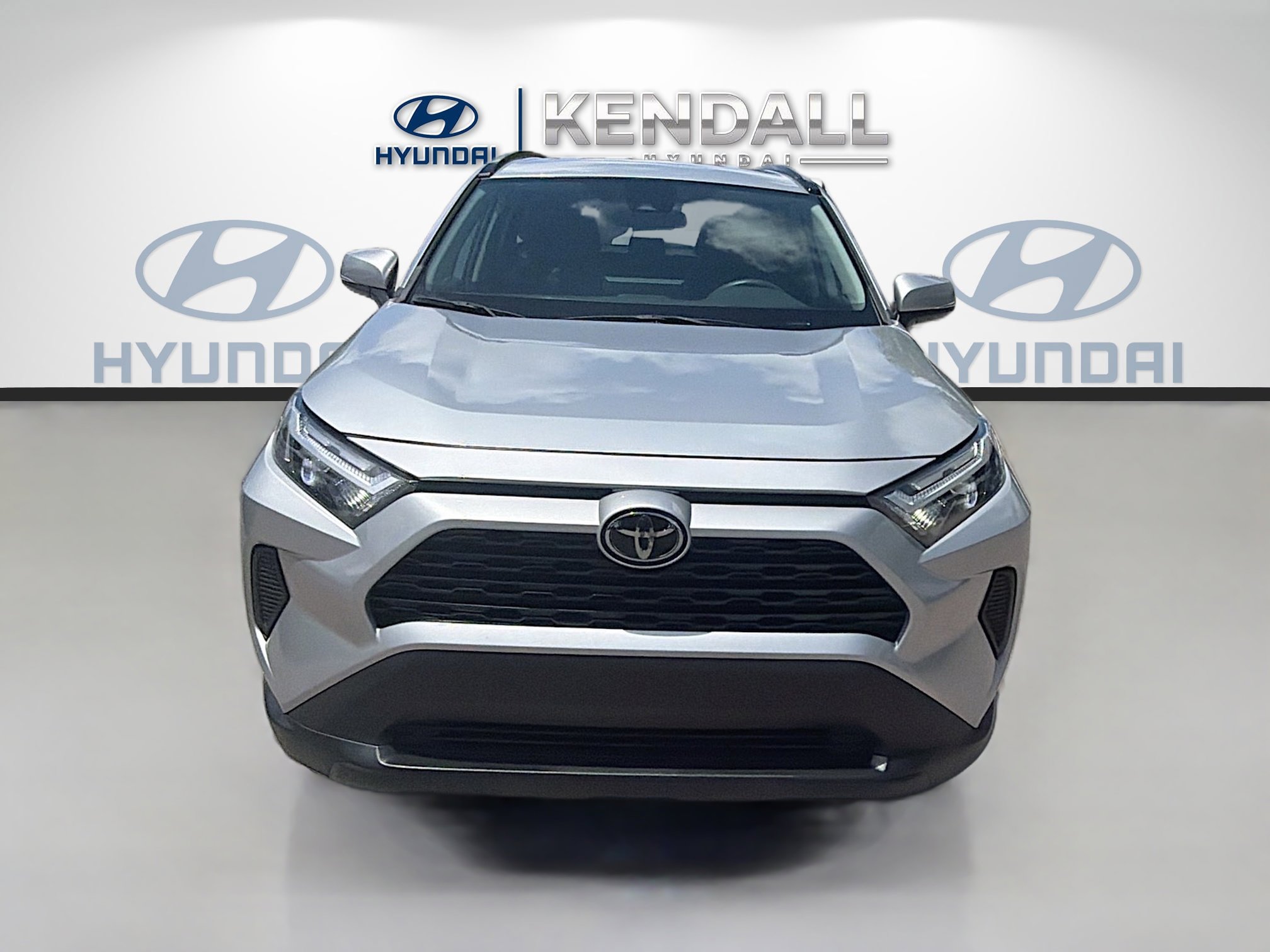 Used 2024 Toyota RAV4 XLE FWD image 2