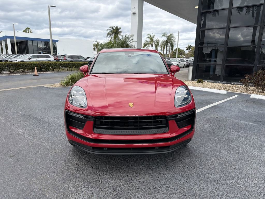 Used 2022 Porsche Macan w/ Premium Package Plus image 5