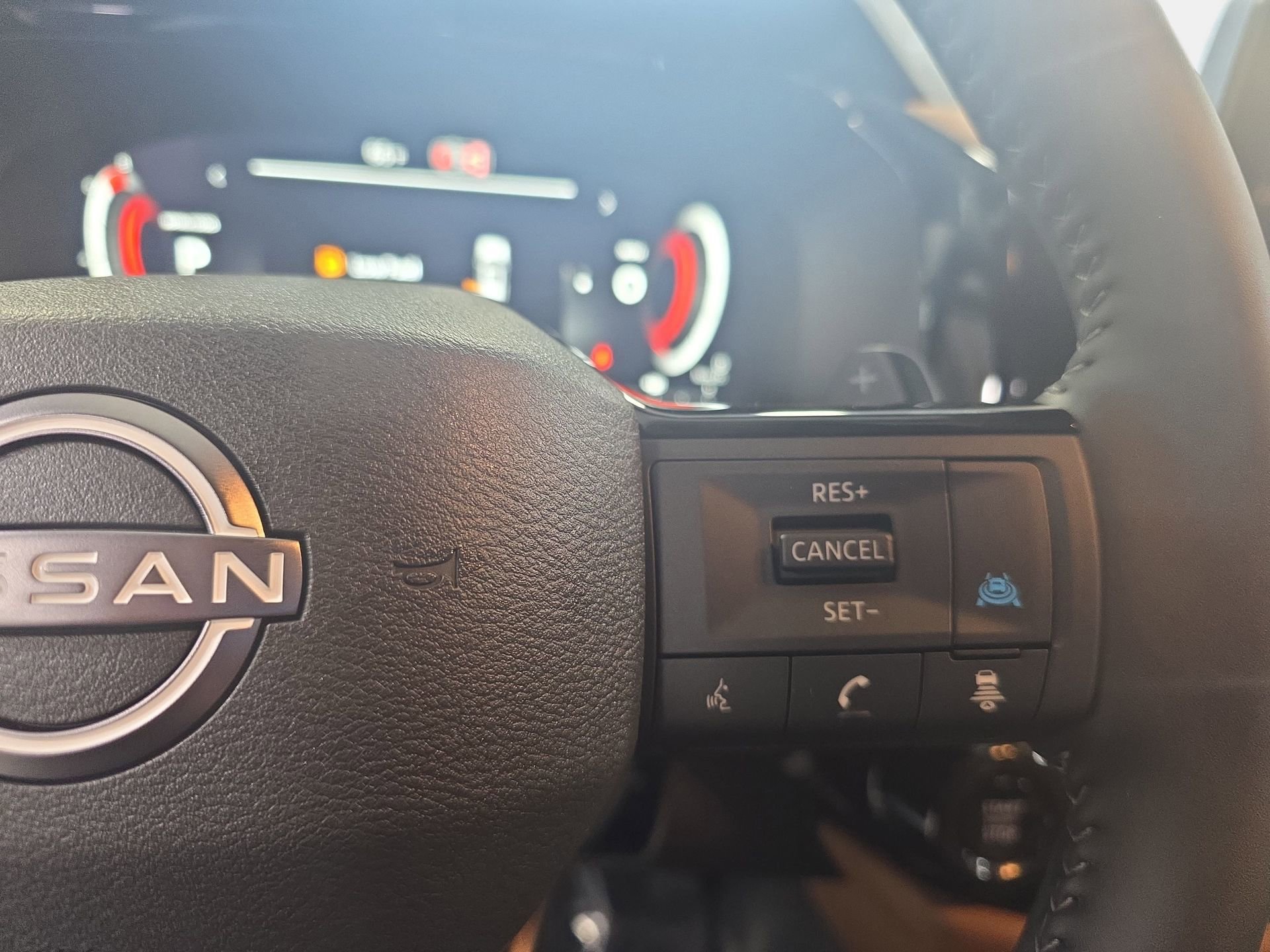 New 2026 Nissan Pathfinder Platinum image 18