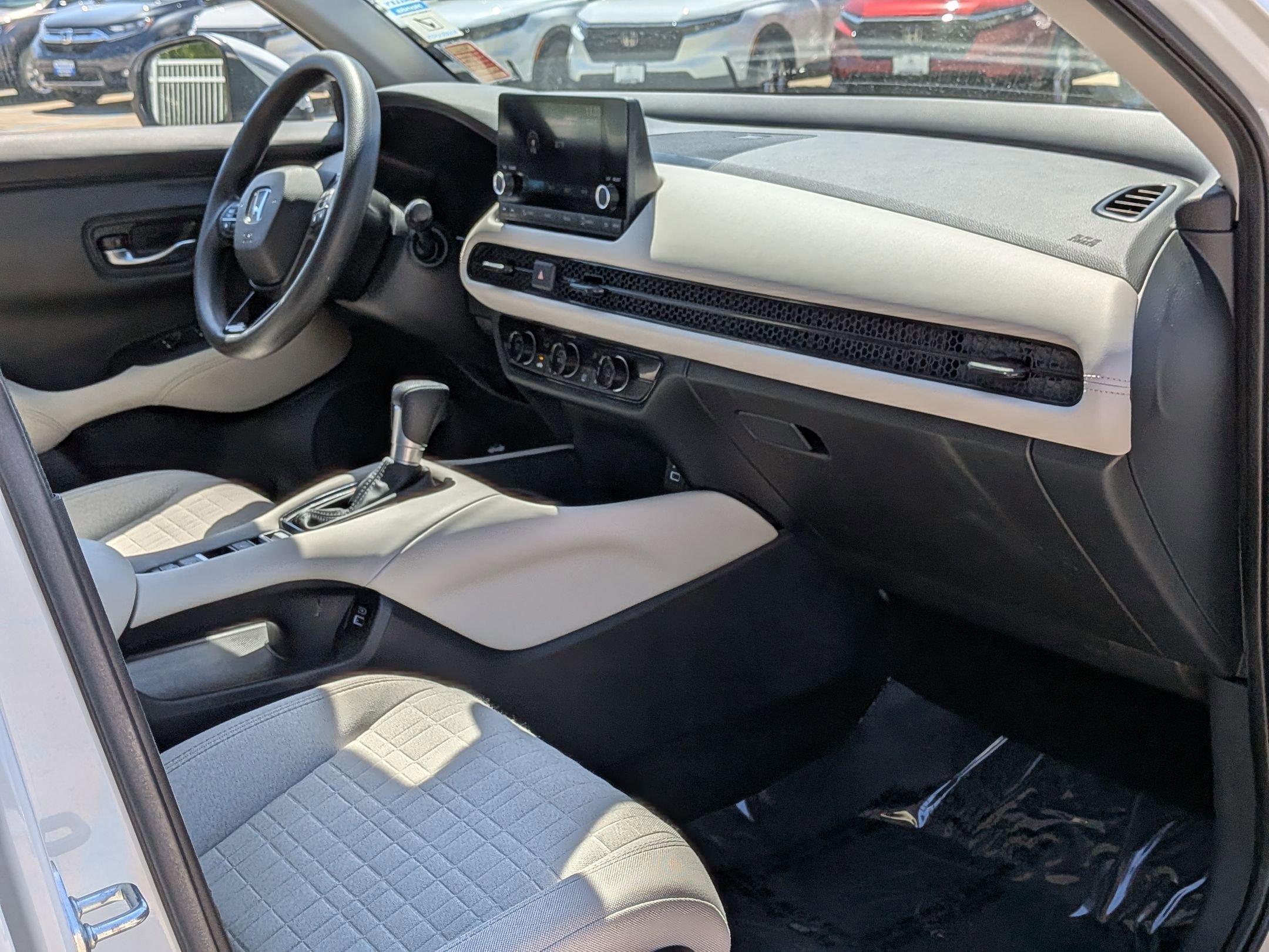 Used 2023 Honda HR-V LX image 29