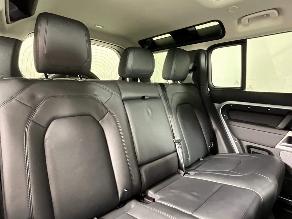 Used 2024 Land Rover Defender 110 S image 22