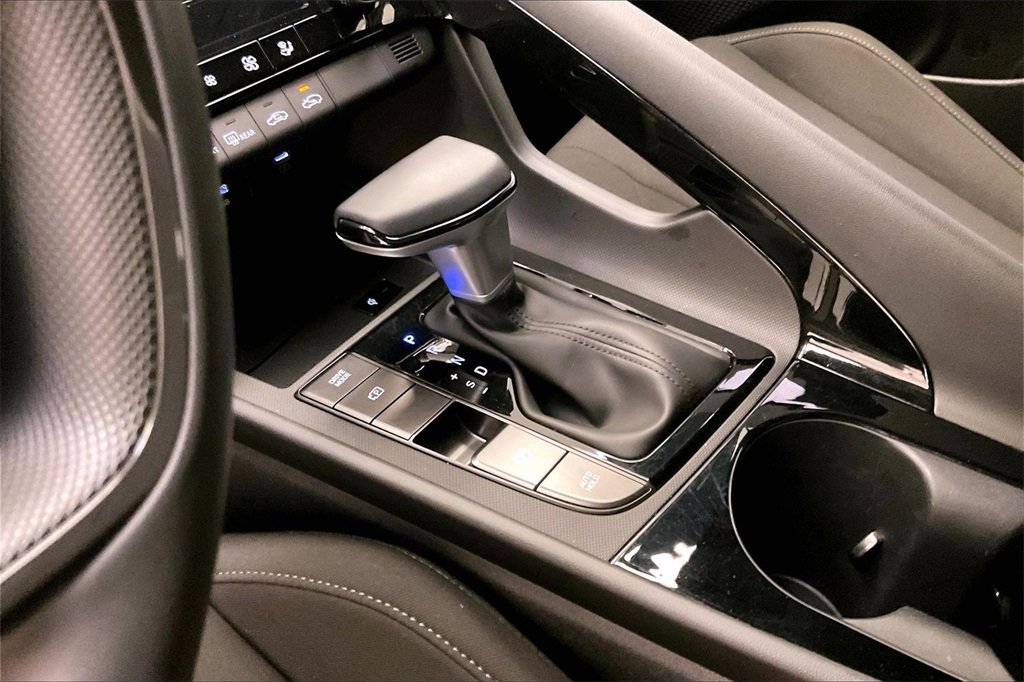 Certified 2025 Hyundai Elantra SEL image 15