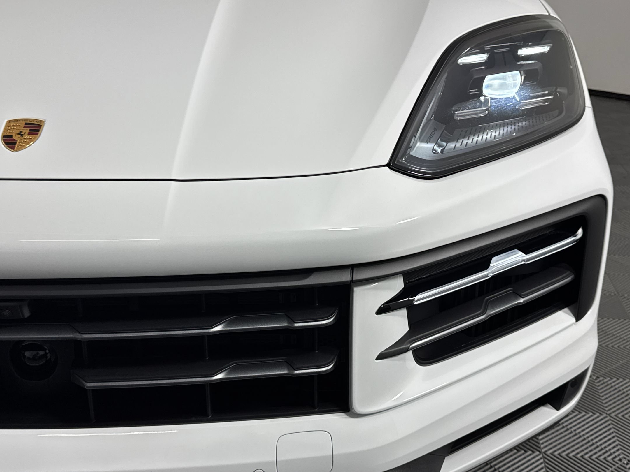 Certified 2026 Porsche Cayenne AWD/4WD image 11