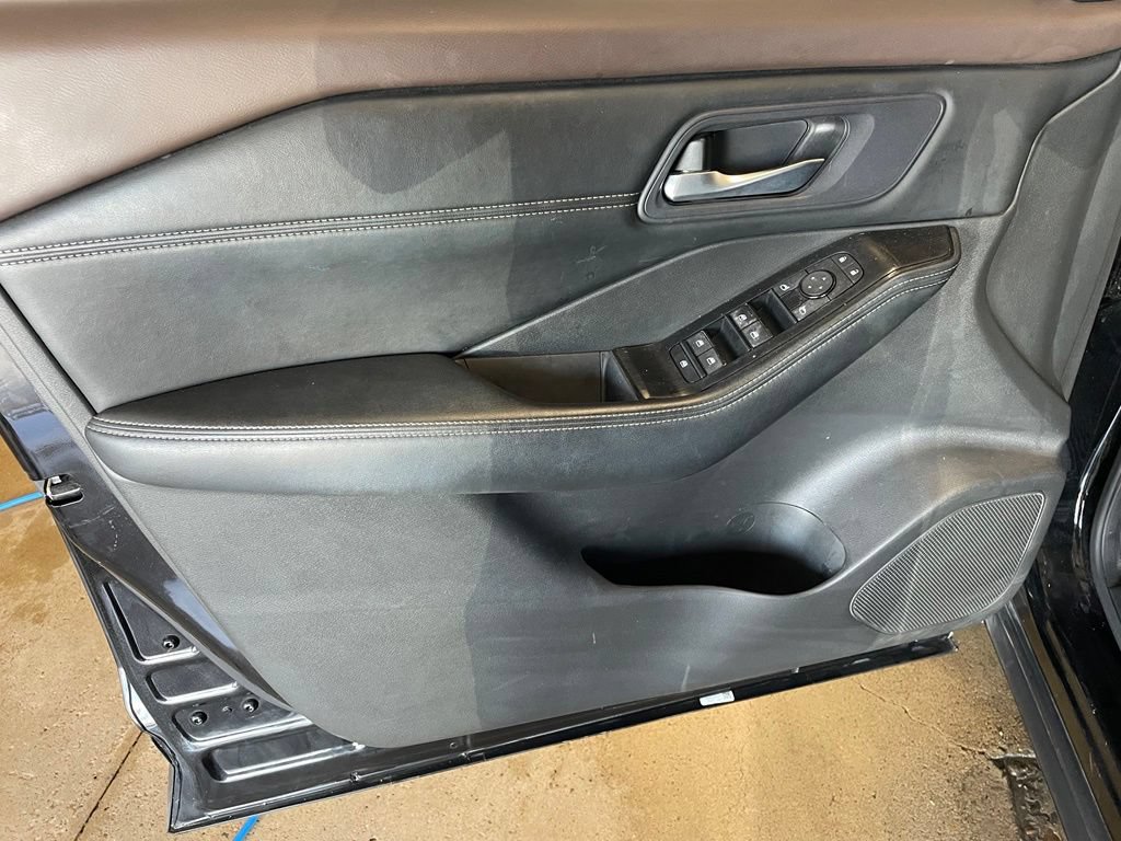 Certified 2023 Nissan Rogue SV w/ SV Premium B Package FWD image 9
