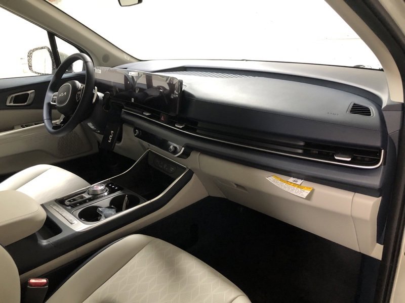New 2026 Kia Carnival EX image 15