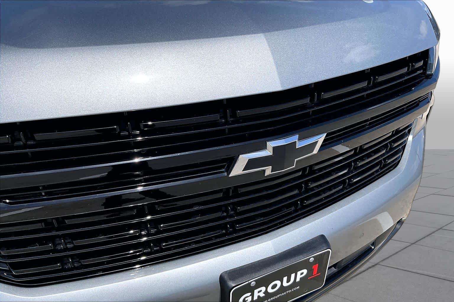 Used 2024 Chevrolet Suburban RST RWD image 29