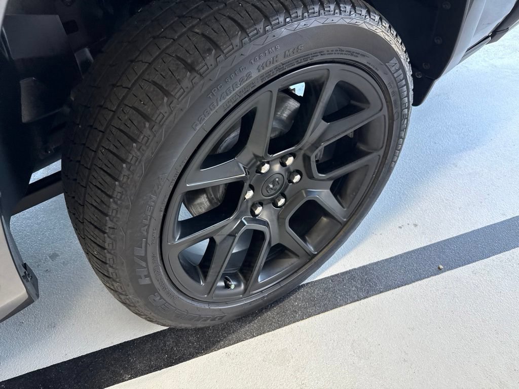 Used 2022 RAM 1500 Laramie AWD/4WD image 14