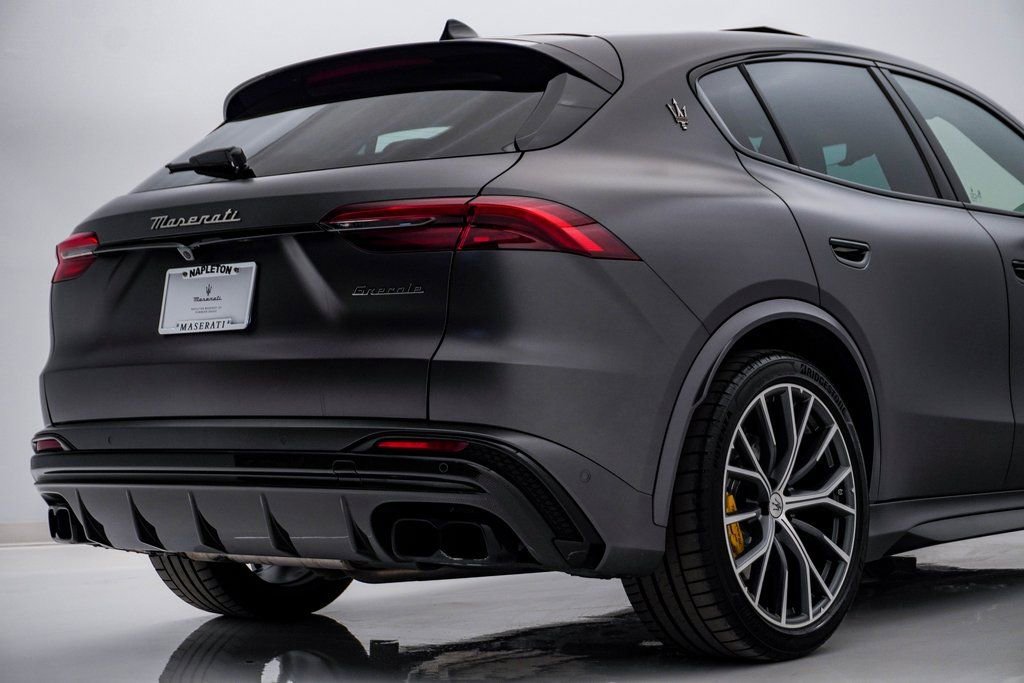 Certified 2024 Maserati Grecale Trofeo image 12