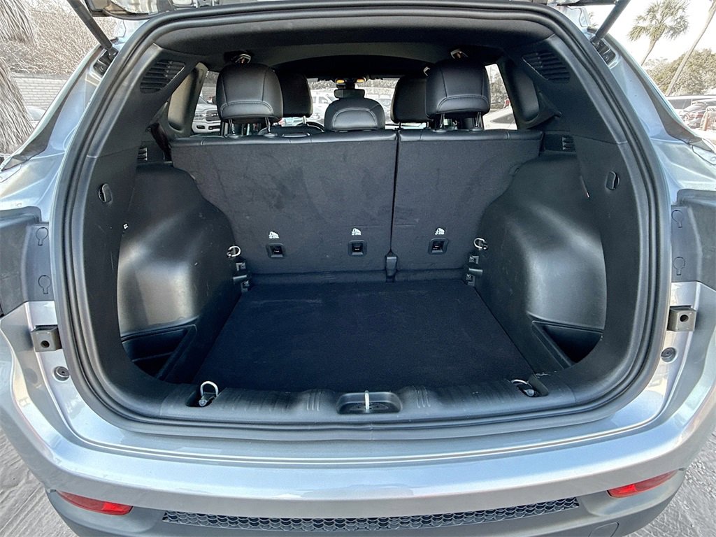 Used 2023 Jeep Compass Latitude image 30