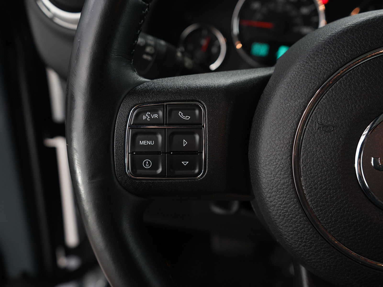 Used 2014 Jeep Wrangler Unlimited Sahara w/ Connectivity Group image 23