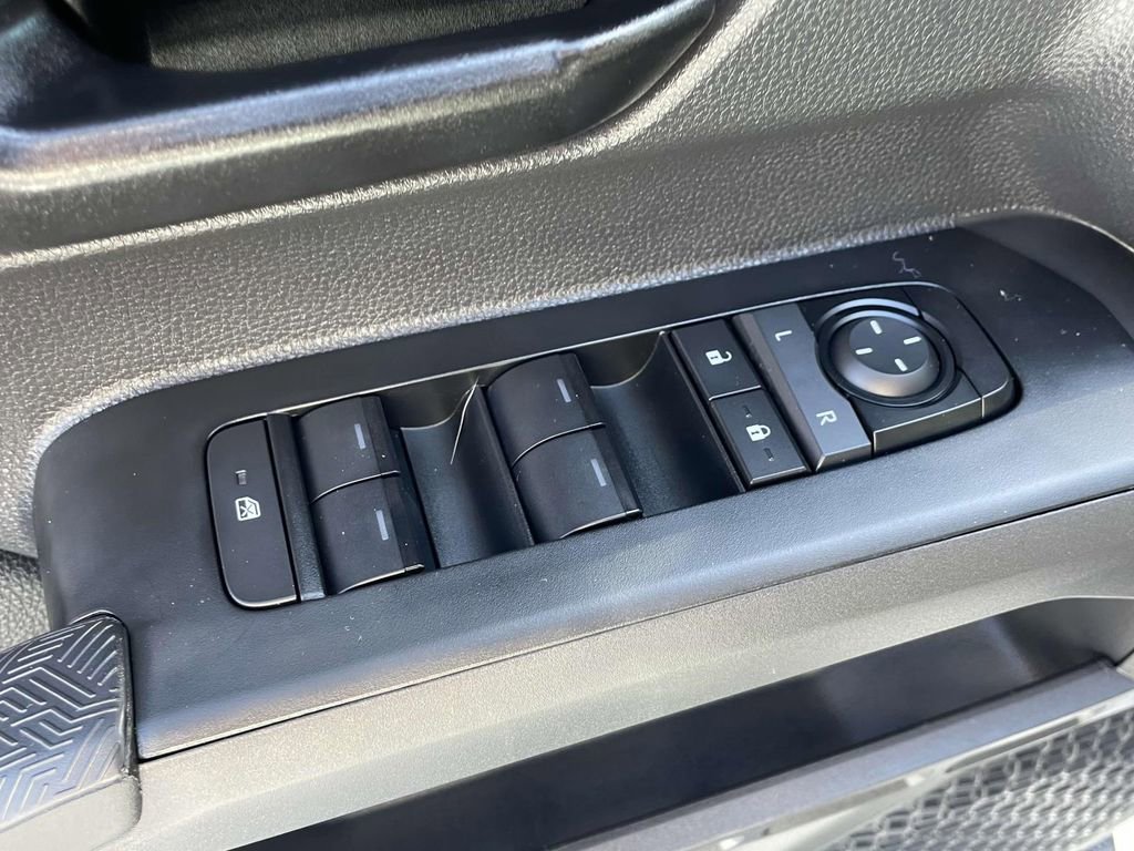 Used 2025 Toyota Tacoma SR5 image 19