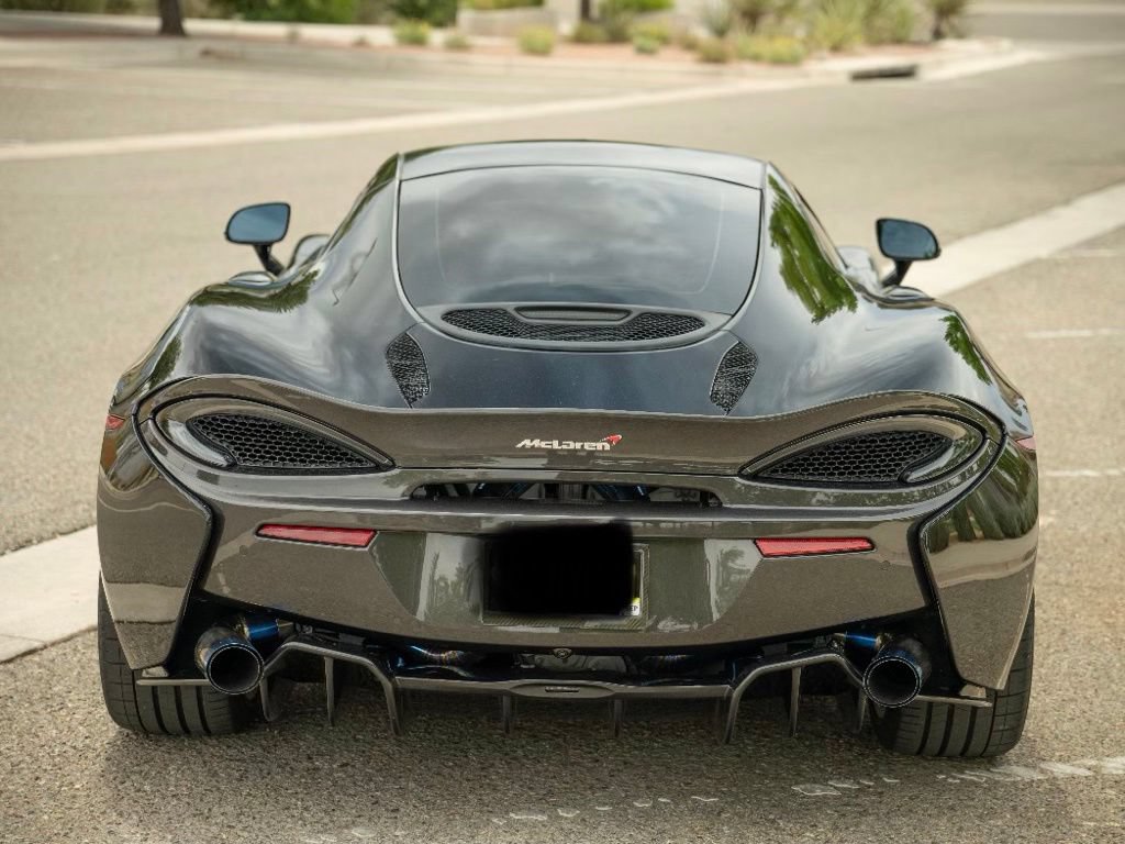 Used 2017 McLaren 570S RWD image 5