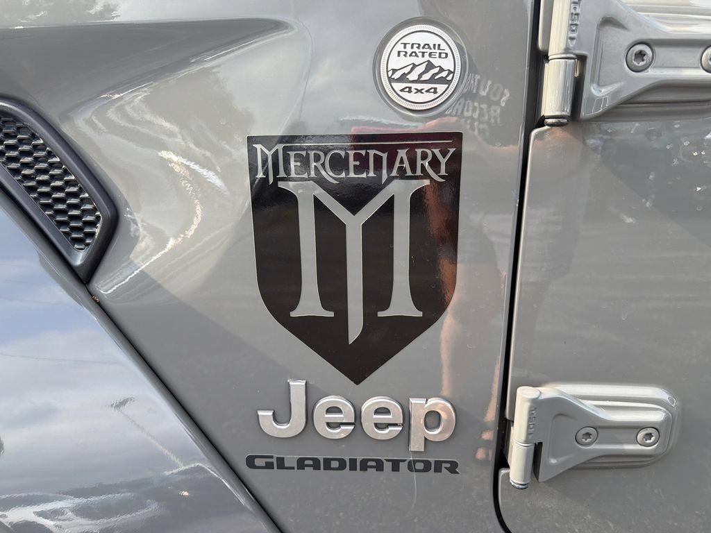 Used 2021 Jeep Gladiator Overland AWD/4WD image 9