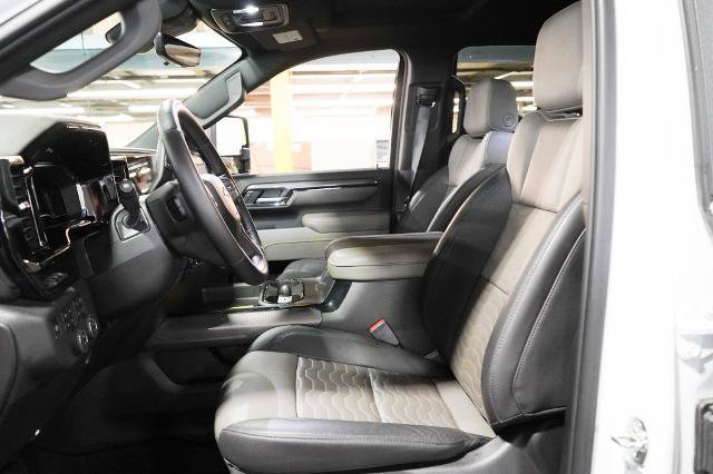 Used 2025 Chevrolet Silverado 2500 ZR2 w/ Technology Package AWD/4WD image 14