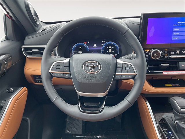 New 2026 Toyota Highlander Platinum image 12