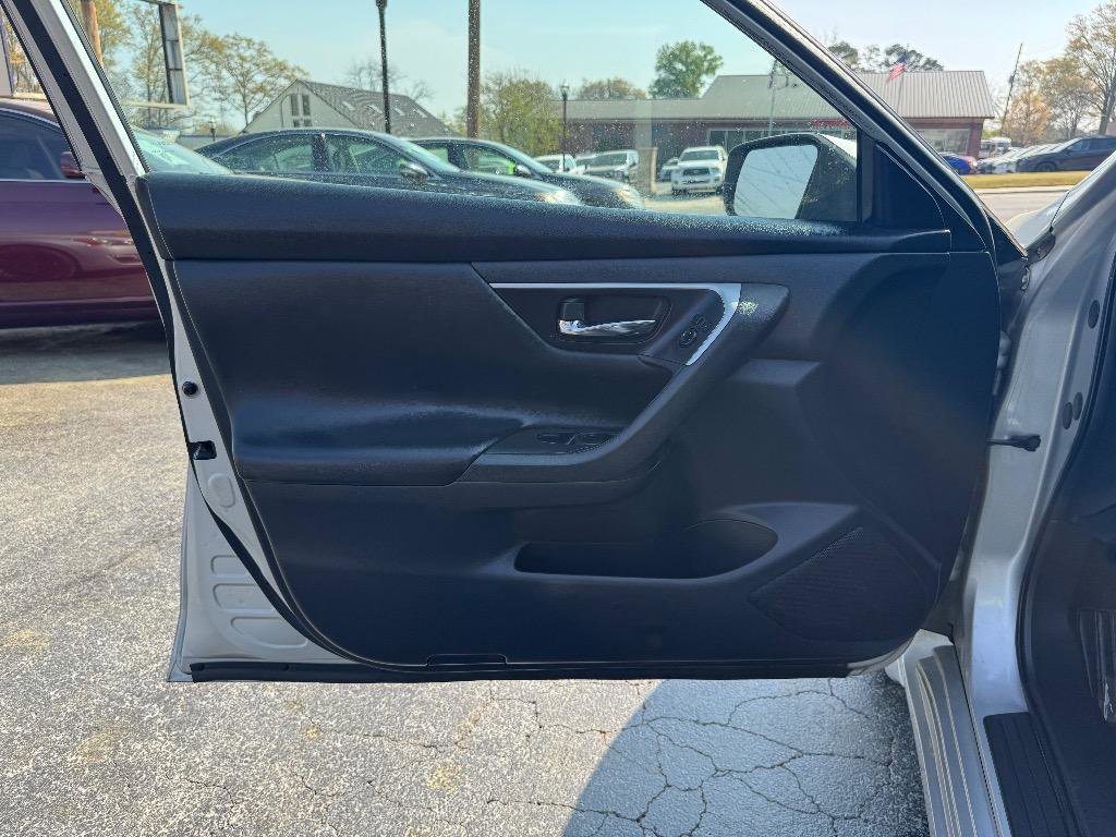 Used 2017 Nissan Altima 2.5 S w/ Power Driver Seat Package FWD image 10