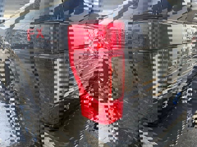 Used 2022 Ford F250 Lariat w/ Chrome Package image 39