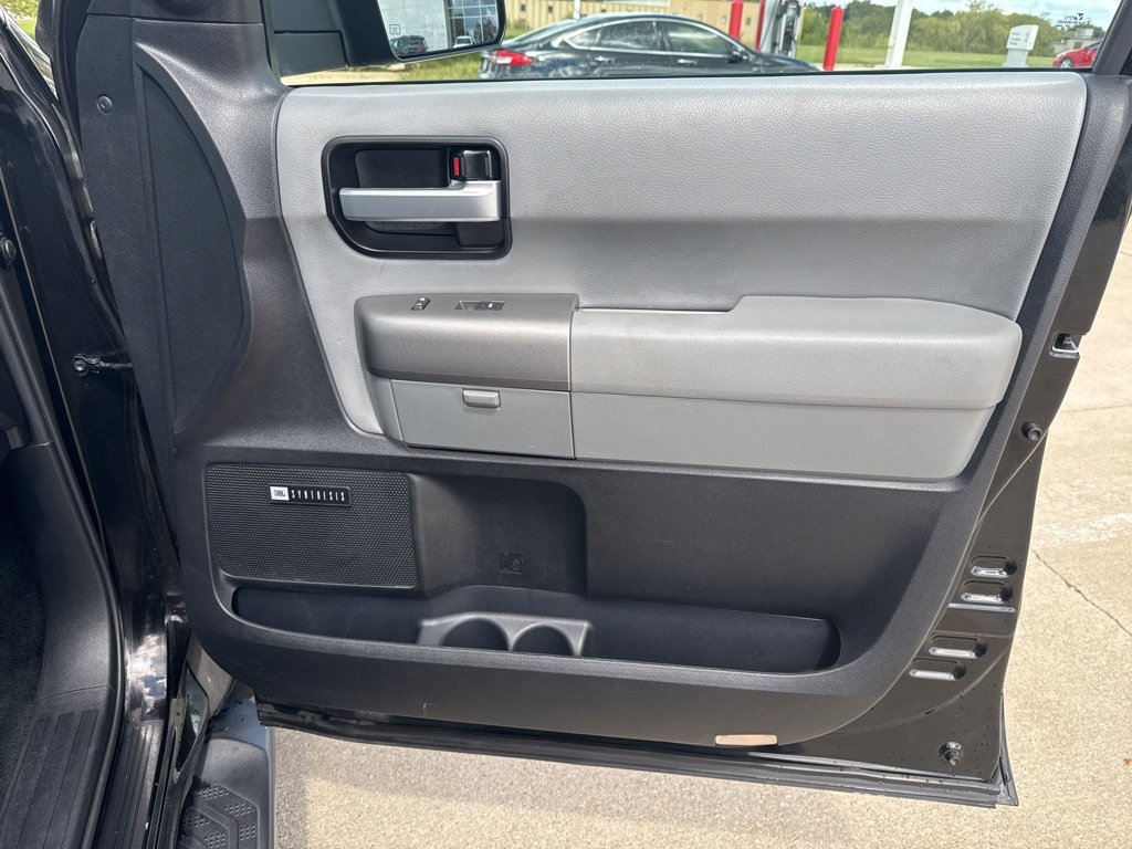 Used 2017 Toyota Sequoia Limited w/ Safety & Convenience Package image 23