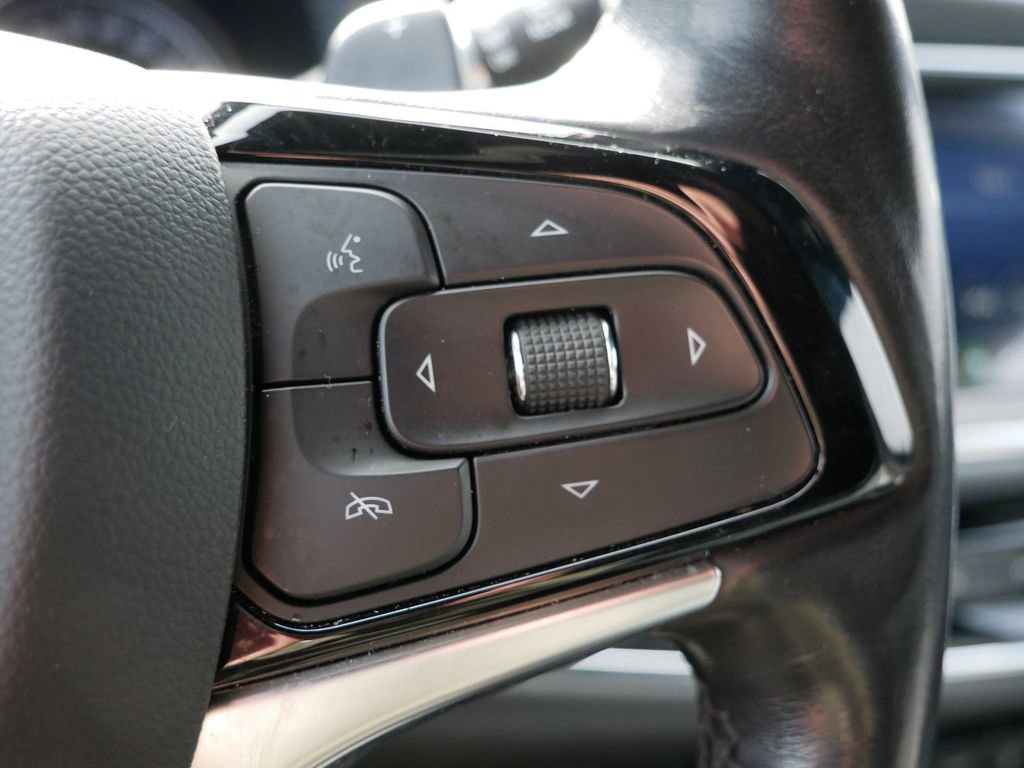 Used 2023 Buick Enclave Essence AWD/4WD image 32