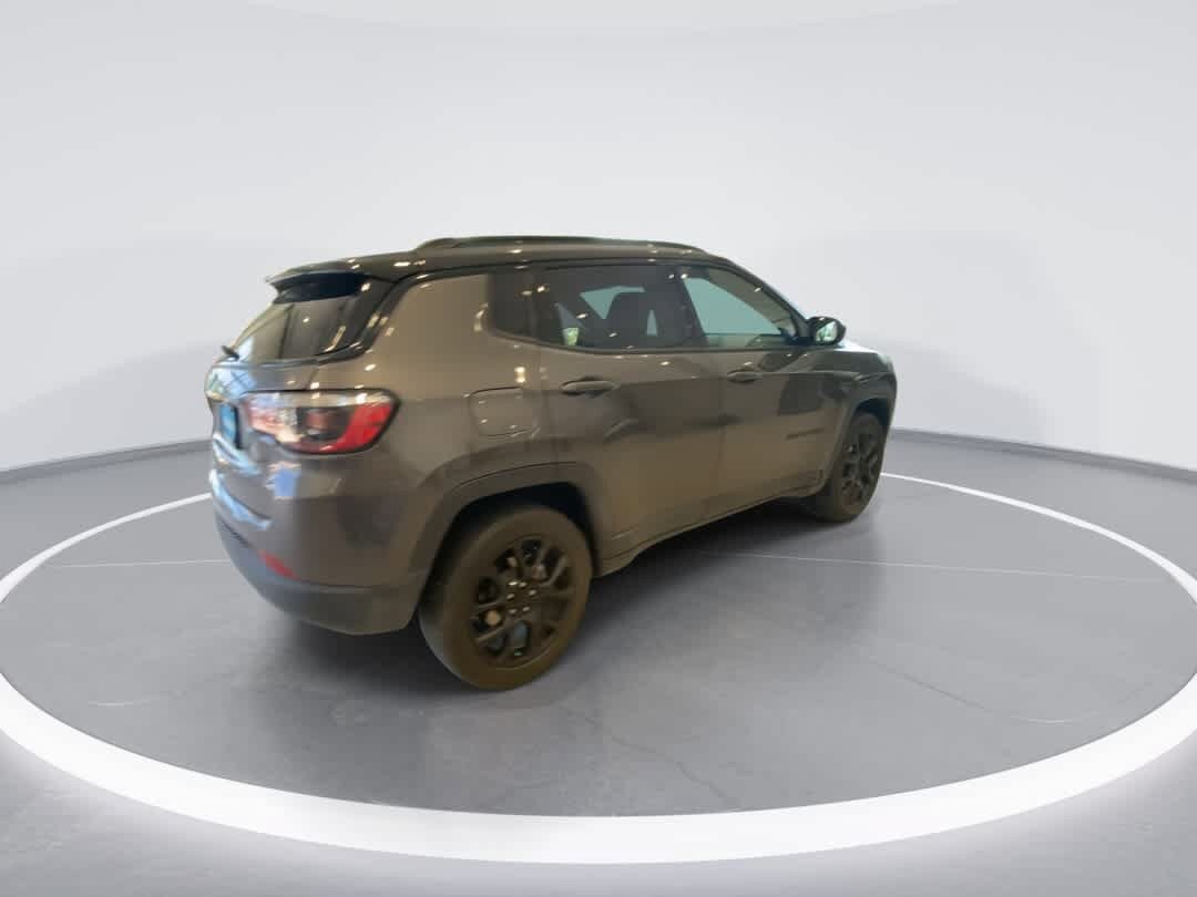 Used 2022 Jeep Compass Latitude AWD/4WD image 8