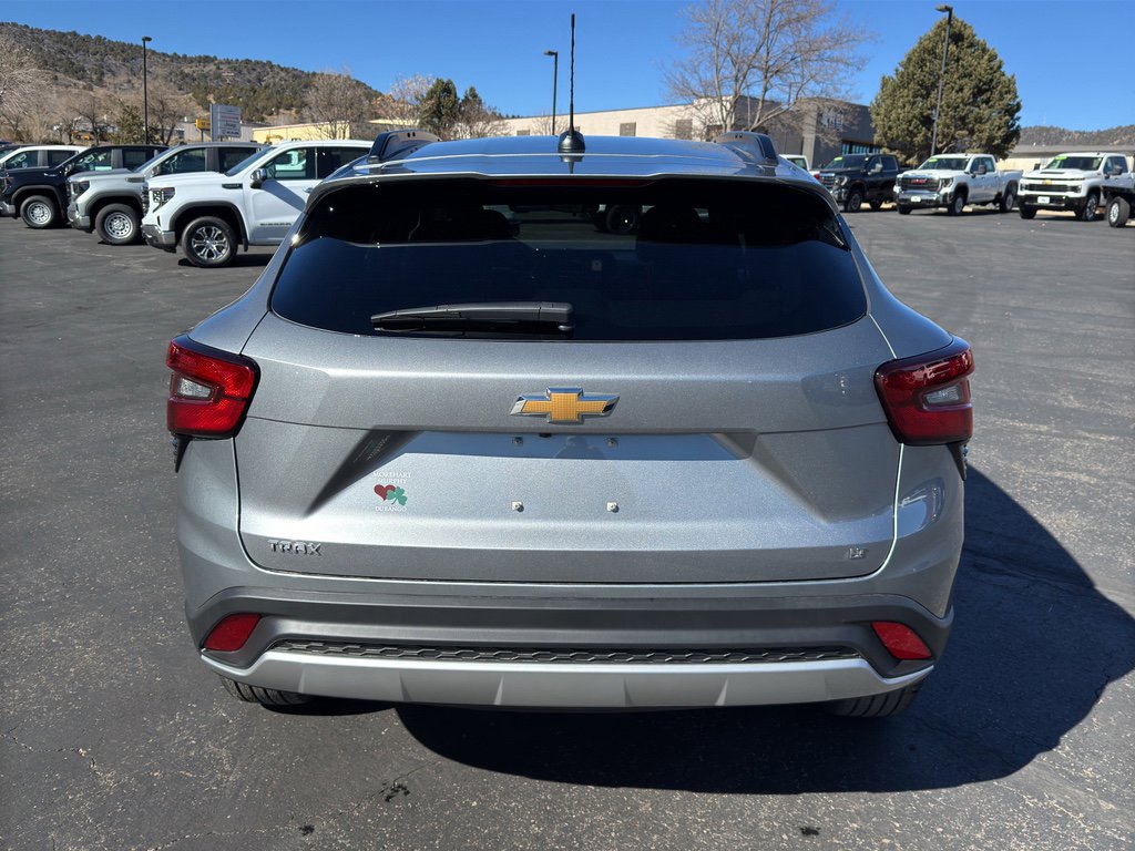 Used 2026 Chevrolet Trax LT w/ LT Convenience Package image 6