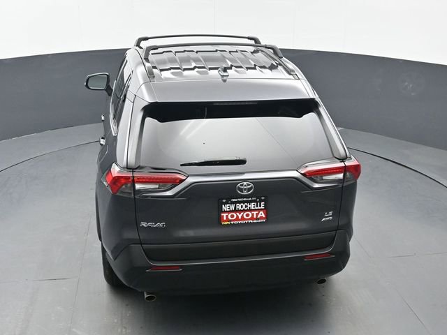 Used 2021 Toyota RAV4 LE AWD/4WD image 39