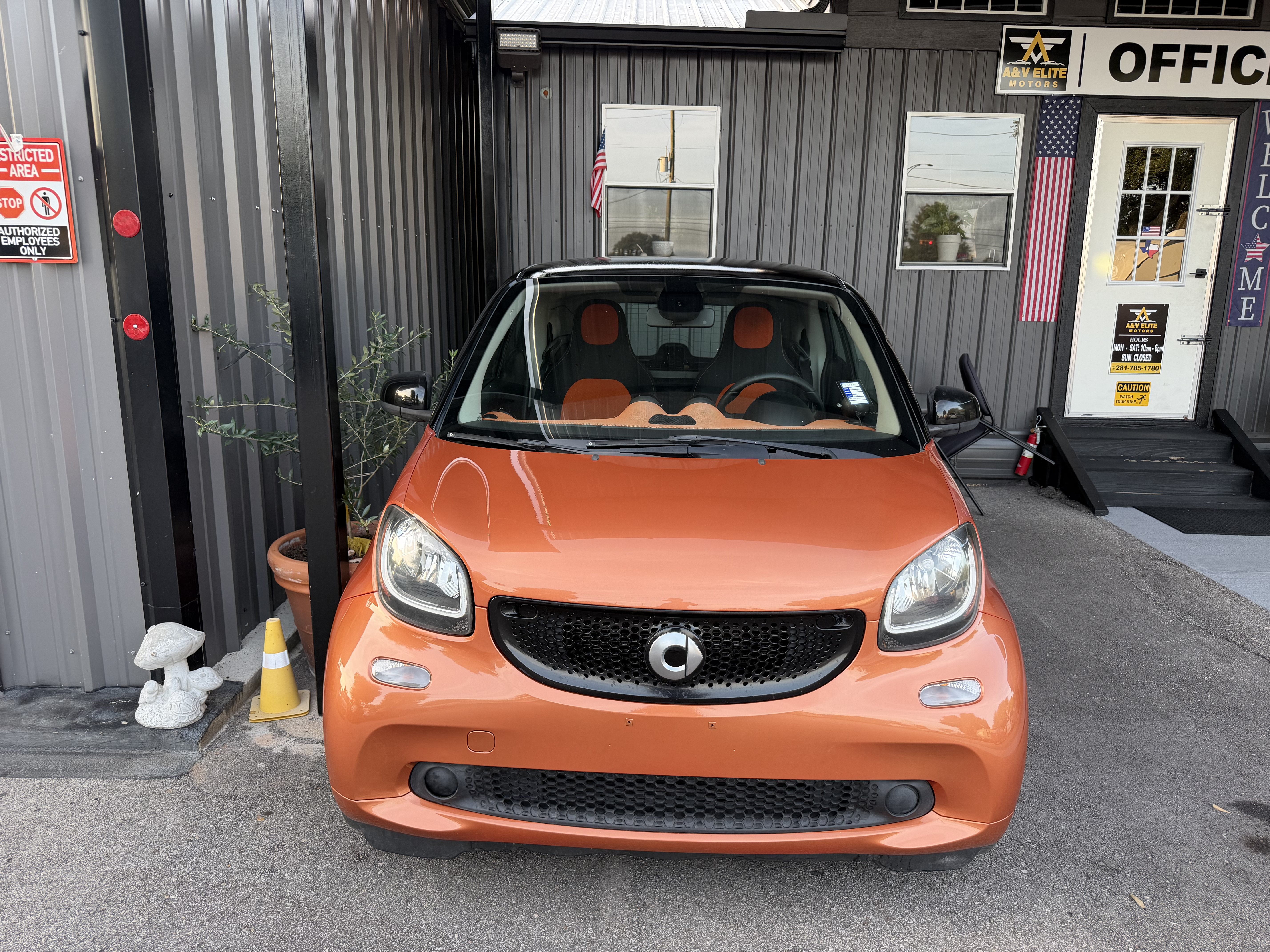 Used 2016 smart fortwo passion RWD image 31