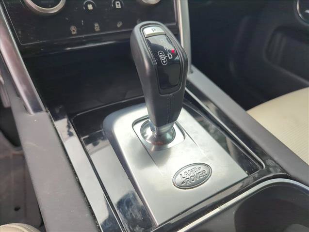 Used 2023 Land Rover Discovery Sport SE AWD/4WD image 15