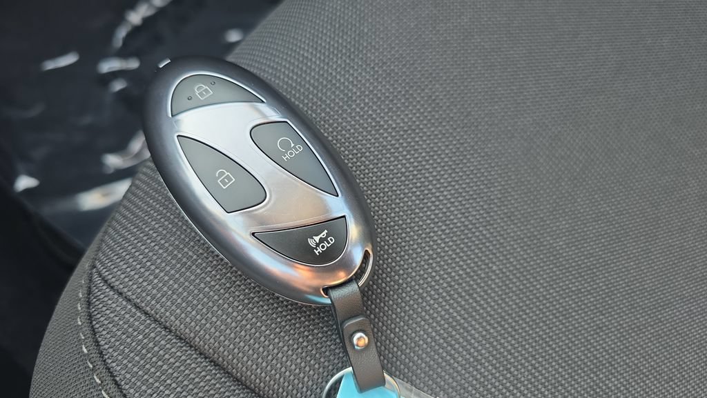 New 2027 Hyundai Kona SE AWD/4WD image 9
