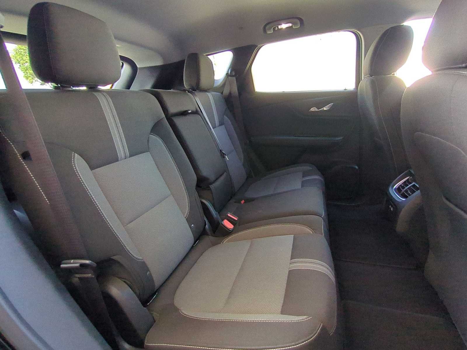 Used 2025 Chevrolet Blazer LT FWD image 26