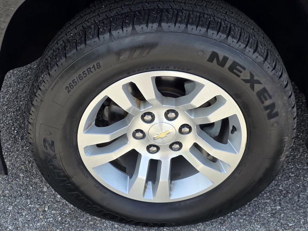 Used 2019 Chevrolet Suburban LT RWD image 37