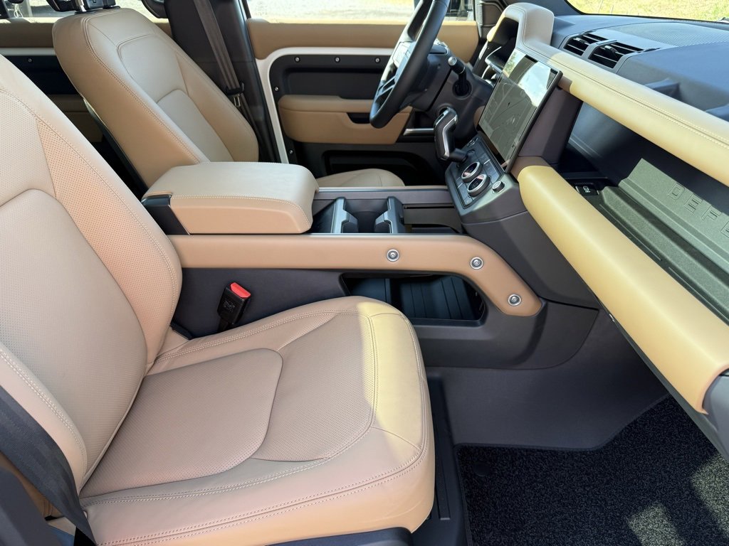 New 2026 Land Rover Defender 110 S image 12