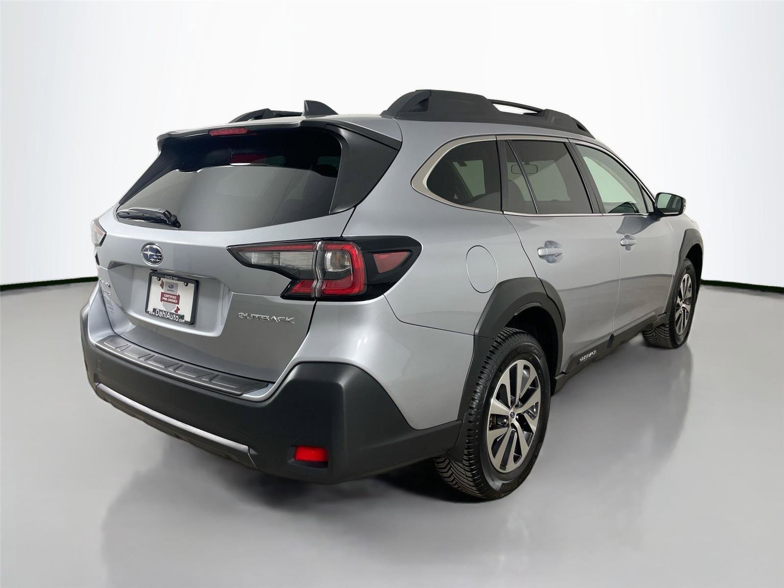 Used 2025 Subaru Outback Premium image 13