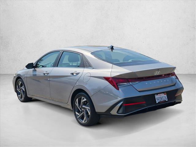 Used 2025 Hyundai Elantra SEL FWD image 8