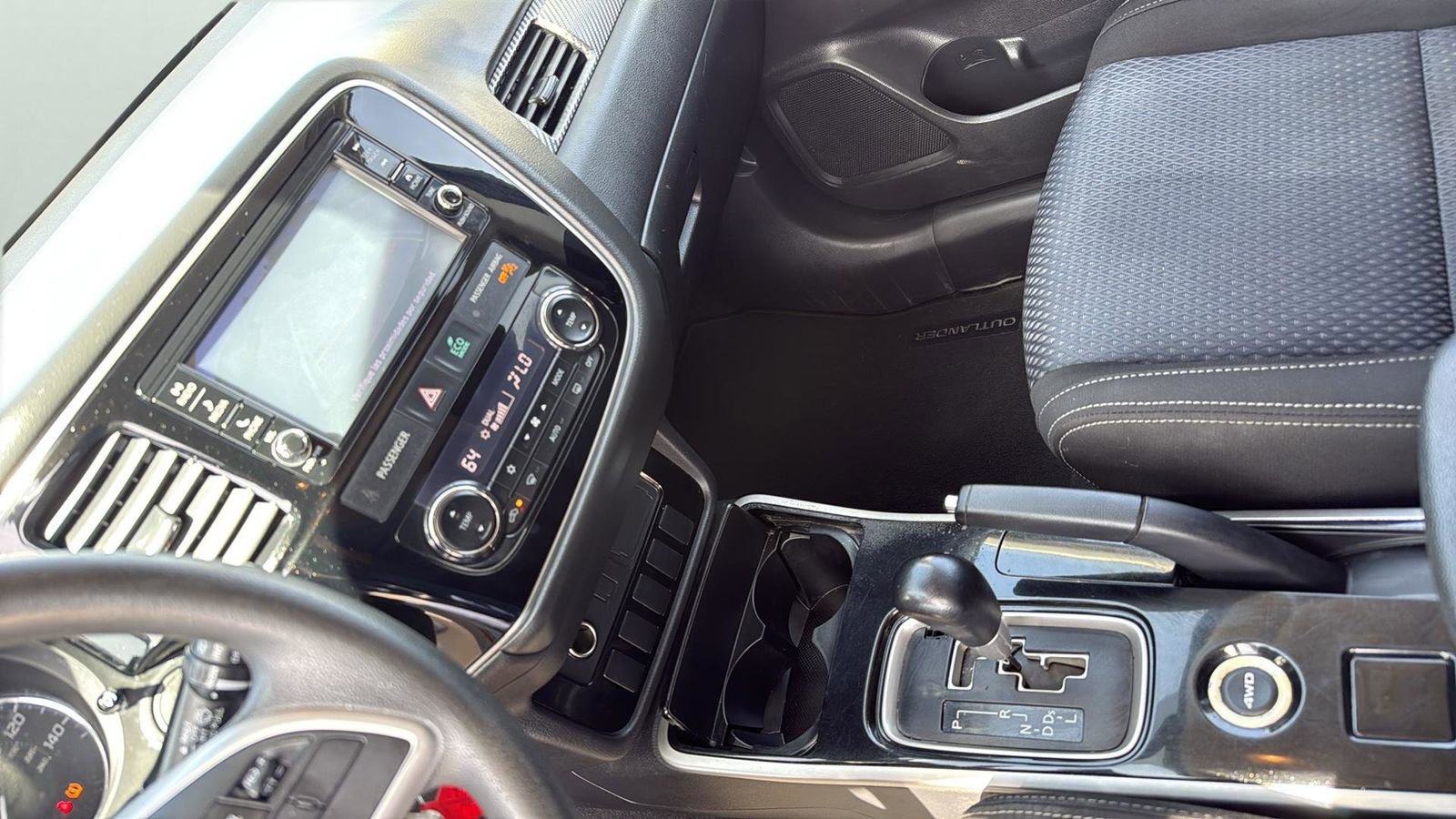 Used 2018 Mitsubishi Outlander ES image 16