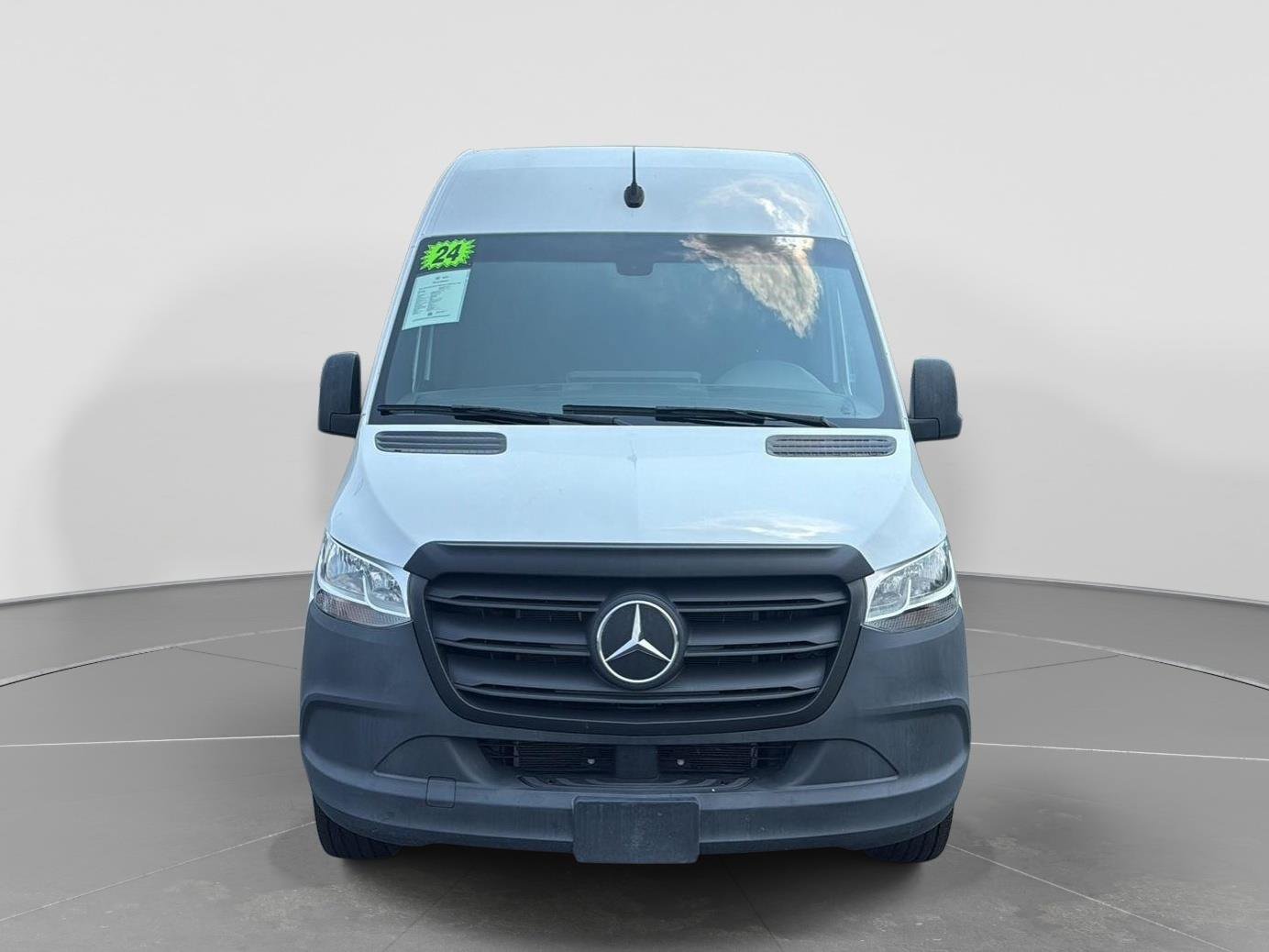 Used 2024 Mercedes-Benz eSprinter 170 Cargo image 8
