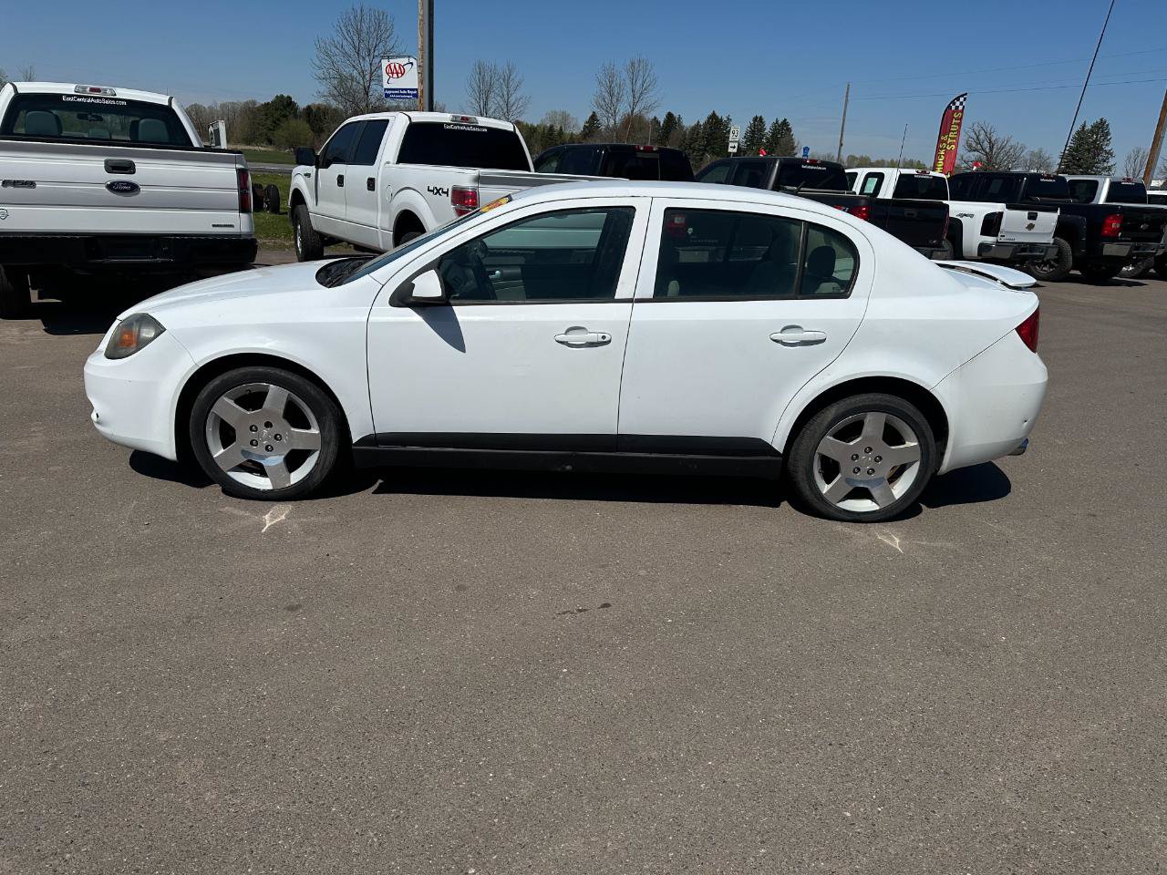 Used 2010 Chevrolet Cobalt LT w/ Preferred Equipment Group FWD image 5