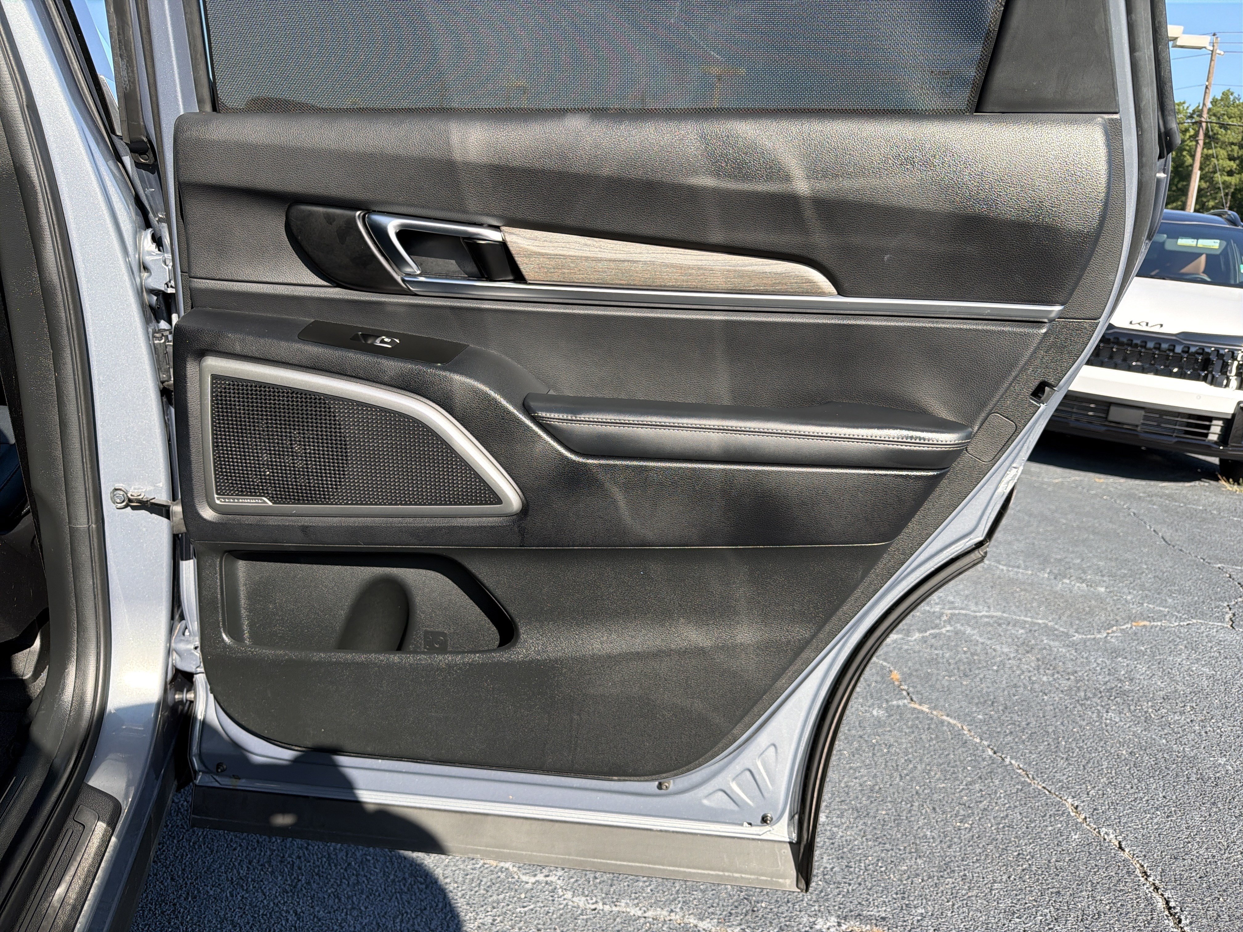 Used 2022 Kia Telluride EX w/ EX Premium Package FWD image 17
