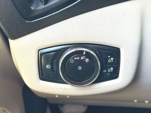 Used 2015 Ford Transit Connect Titanium FWD image 16