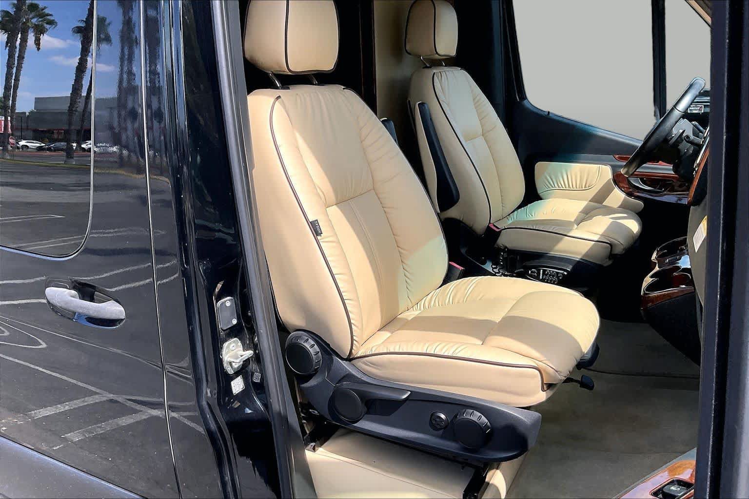 Used 2019 Mercedes-Benz Sprinter 4x4 170 image 8