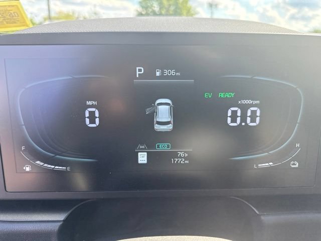 Certified 2025 Kia Niro LX FWD image 19