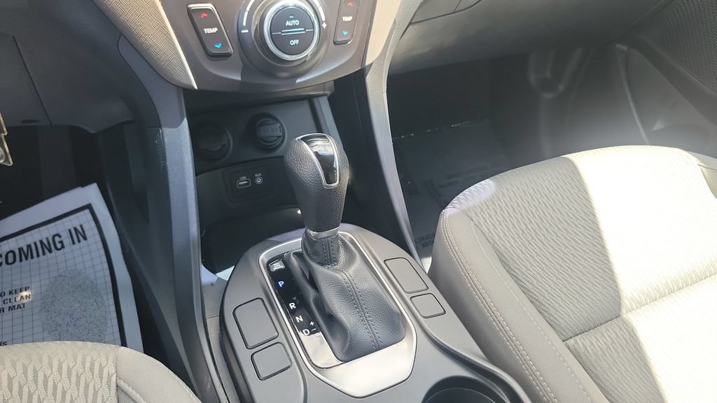 Used 2017 Hyundai Santa Fe SE FWD image 15