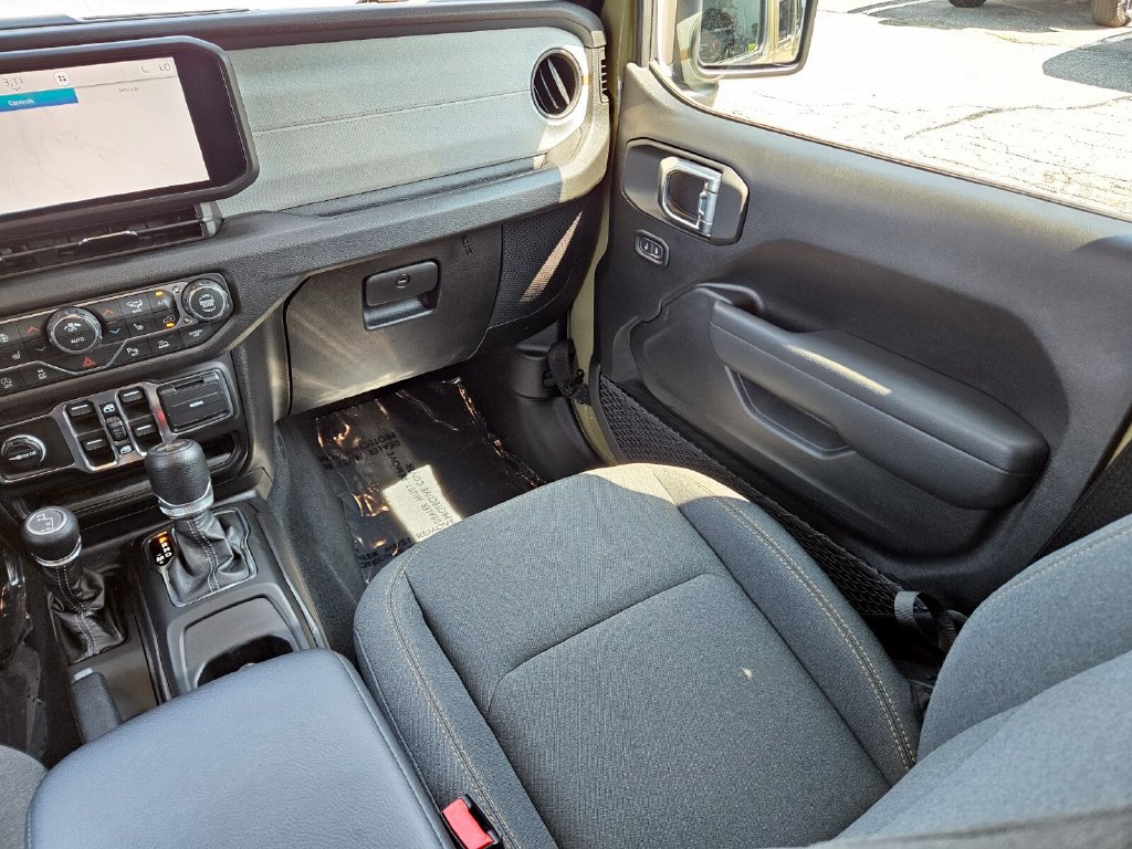Used 2026 Jeep Wrangler Unlimited Sport AWD/4WD image 15