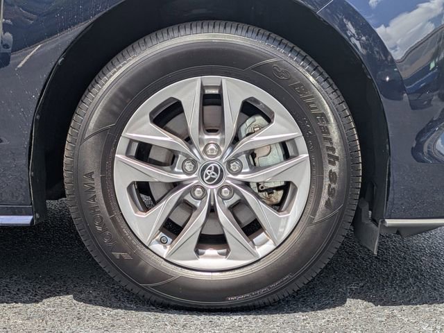 Used 2025 Toyota Sienna XLE FWD image 11