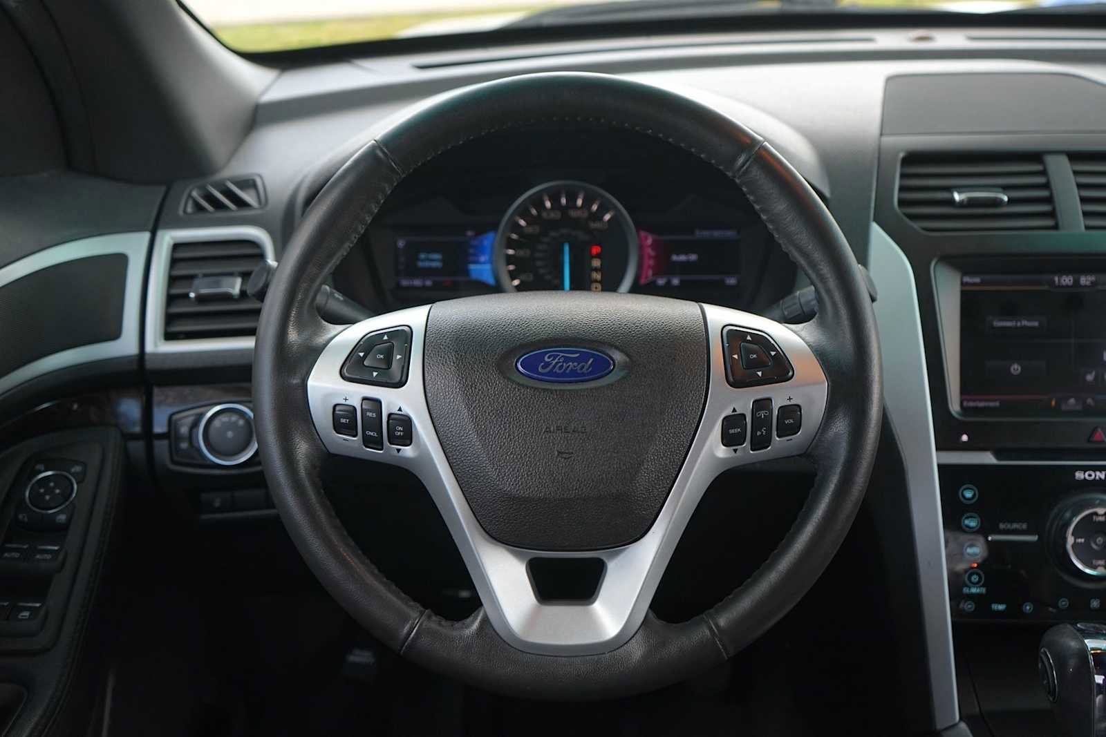 Used 2013 Ford Explorer Limited image 16